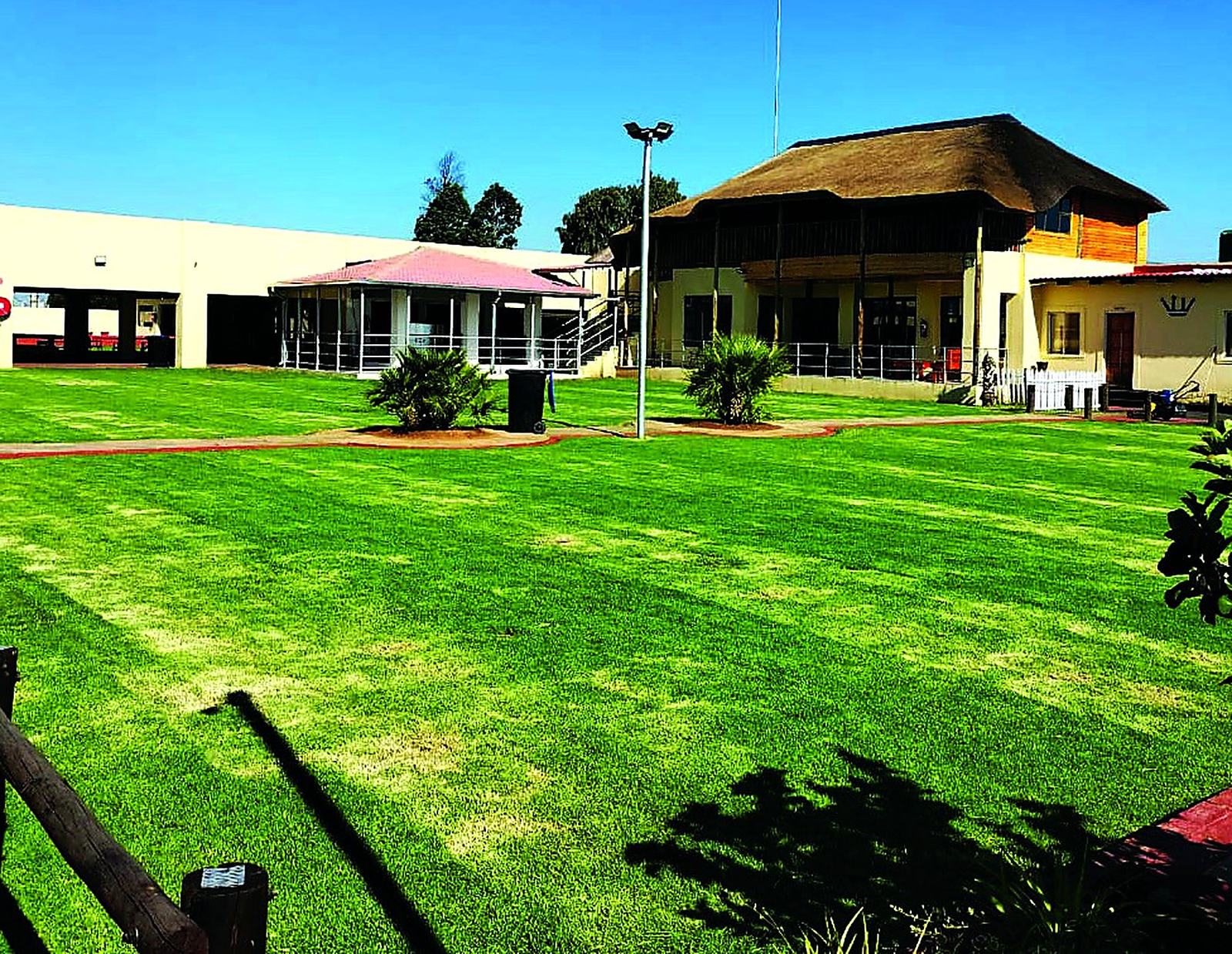 Ceremony lawns and gardens at Kgalala Palace
